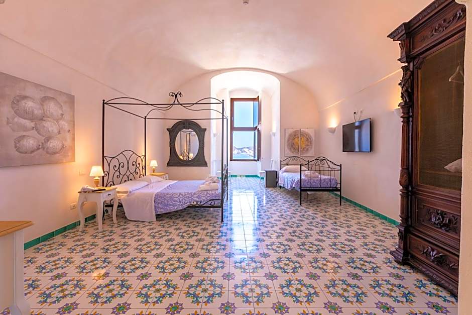 Hotel Torre Dei Borboni