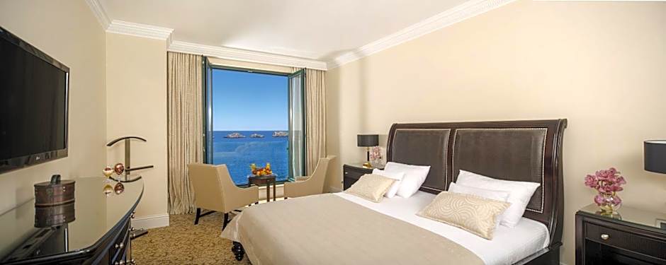 Royal Princess Hotel