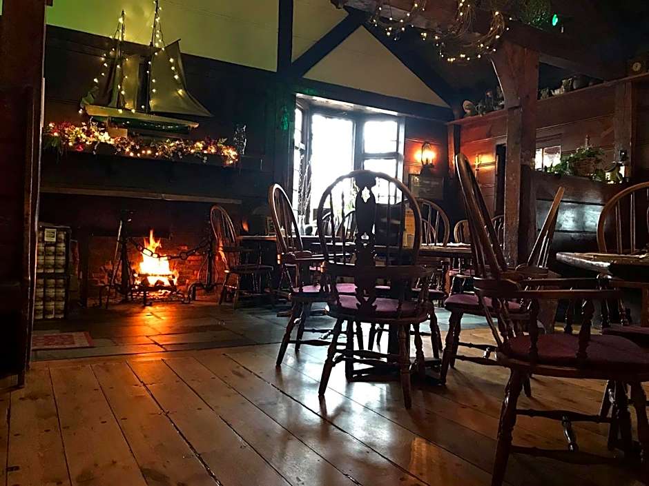 Lamies Inn & The Old Salt Tavern