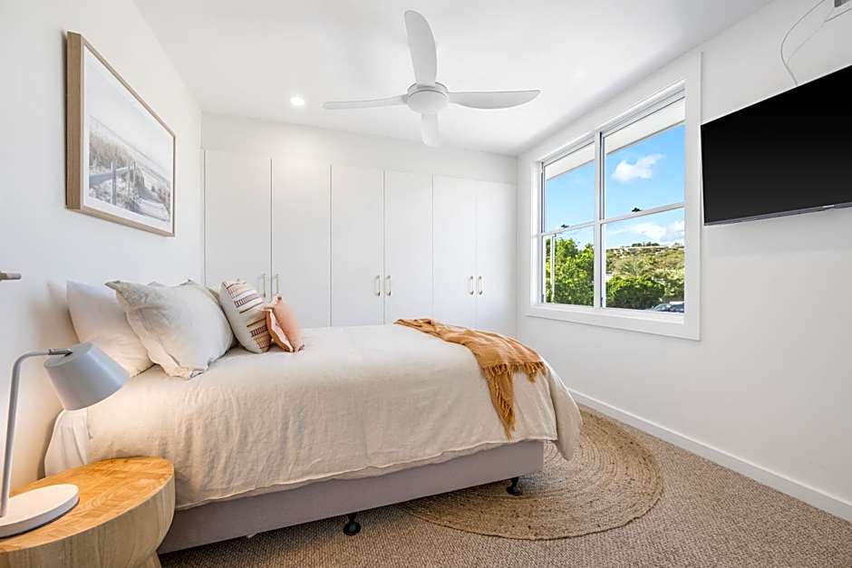 The Med Crescent Head