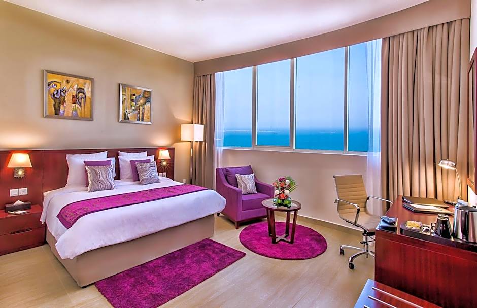 Photo 1 of 4 of Classic, Sea View