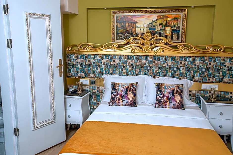 Atlantis Royal Hotel