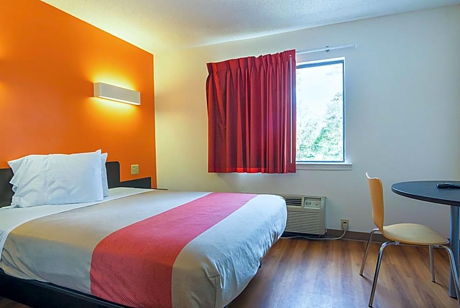 Motel 6-Jonesboro, GA