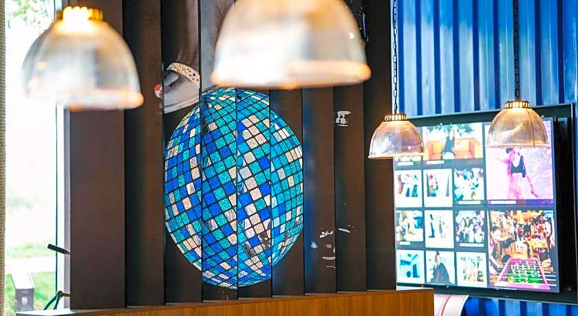 Moxy Ningbo Old Bund
