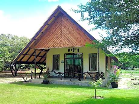Bungalow with Garden View