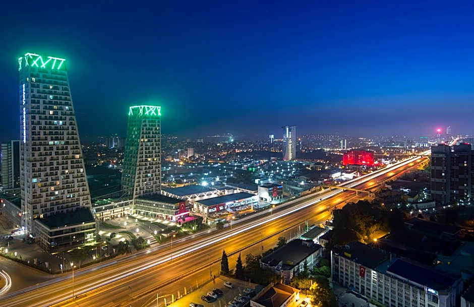 Titanic Business Kartal