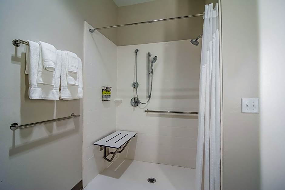 Holiday Inn Express and Suites Asheboro By IHG