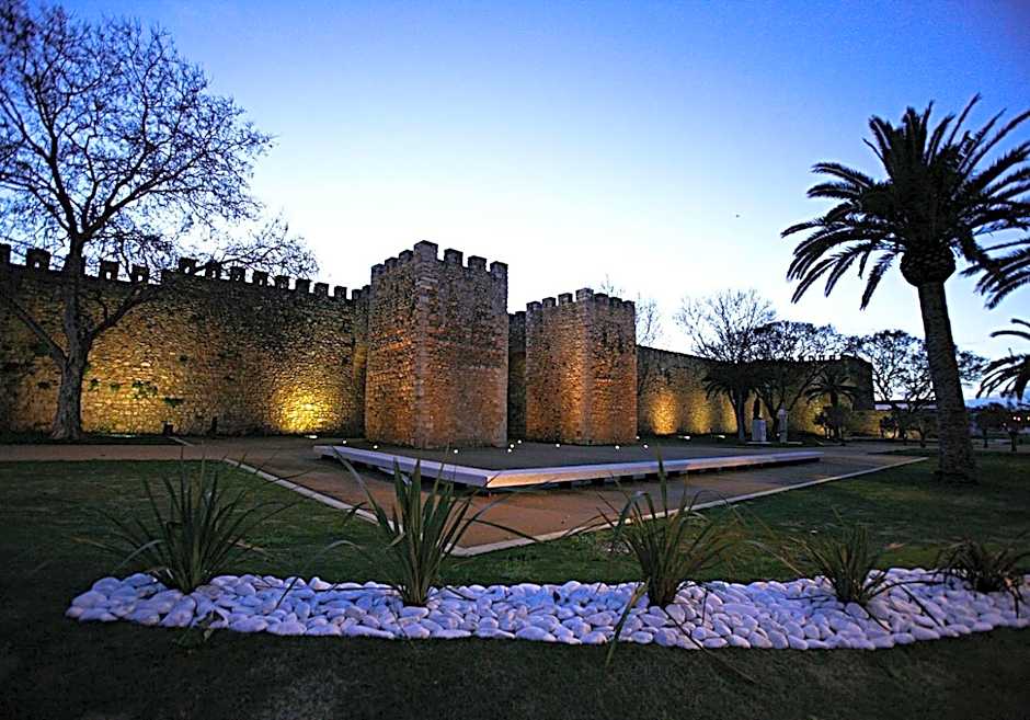 Atalaia Sol Aparthotel - tennis & heated pool in winter