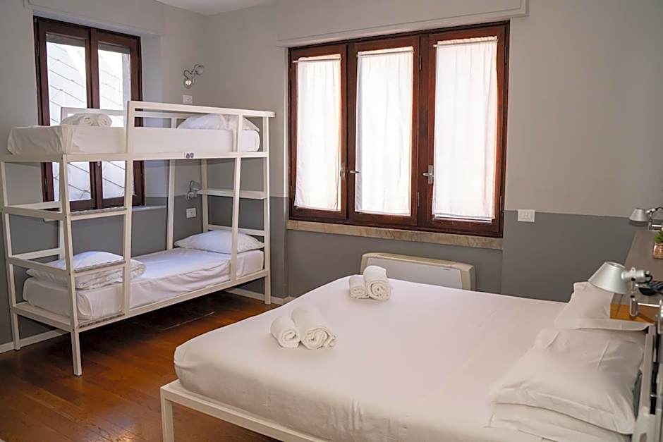 Babila Hostel & Bistrot