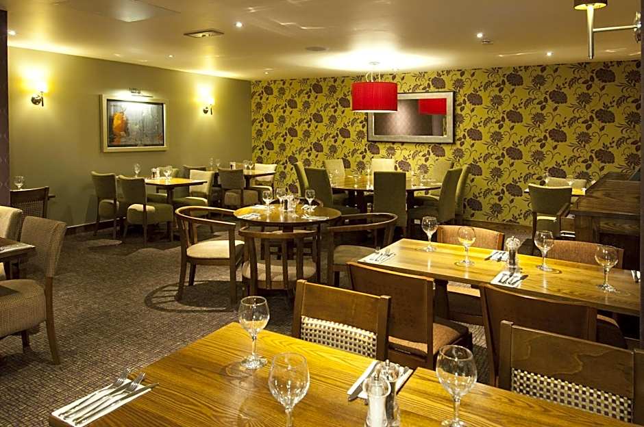 Premier Inn London Heathrow Airport T2 & T3 - Bath Road