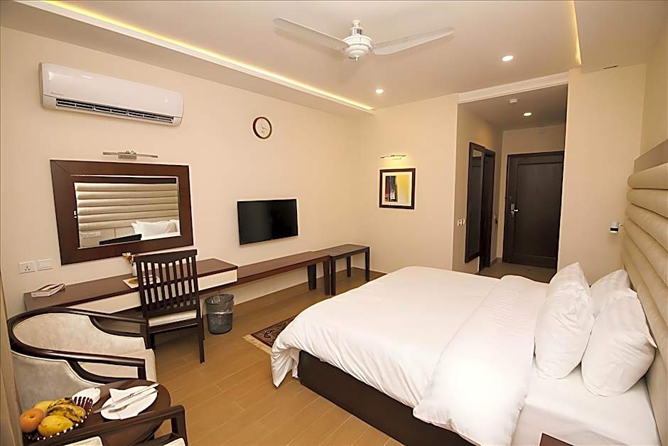 Hotel One Rahim Yar Khan Club Road