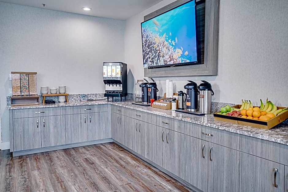 The Ashley Inn & Suites