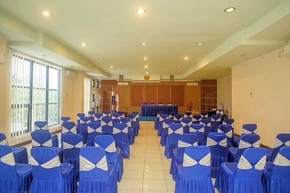 Urbanview Hotel Anggraeni Jatibarang