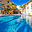 La Quinta Inn & Suites by Wyndham St. Pete-Clearwater Airport