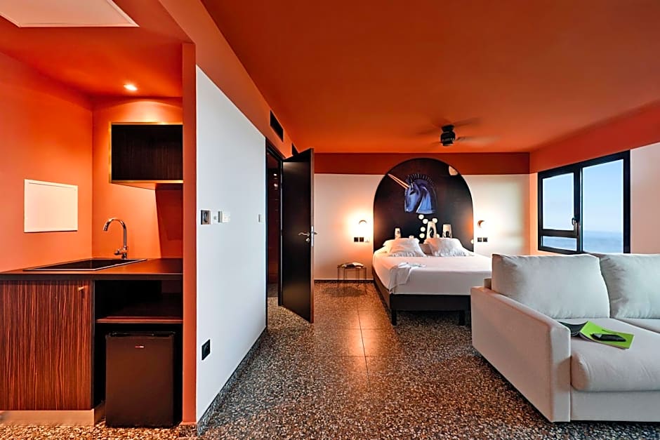 DINA MORGABINE SAINT DENIS