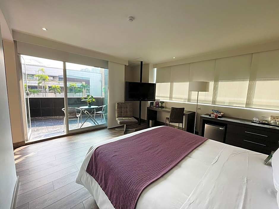 Photo 1 of 4 of Superior 1 Queen Bed