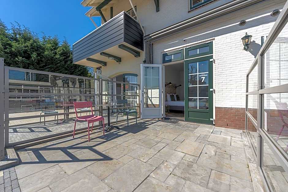 Strandhotel Dennenbos