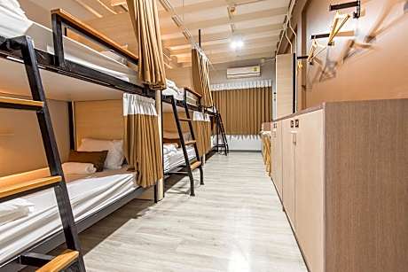 1 Person in 6-Bed Dormitory - Female Only