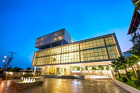 Paragon Grand Resort