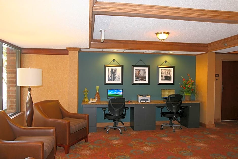 Auburn Place Hotel And Suites