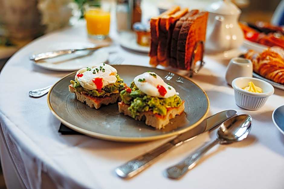 Woodland Manor Hotel