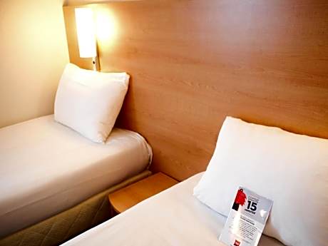 Standard Room with 2 Single Beds