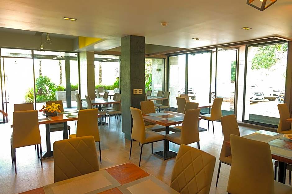 The Glory Gold Hotel