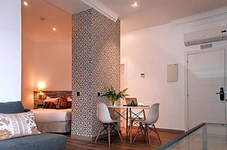 Superior One-Bedroom Apartment