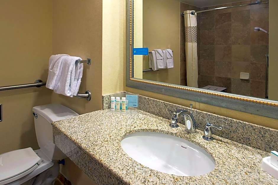 Hampton Inn & Suites Charlotte-Arrowood Rd.