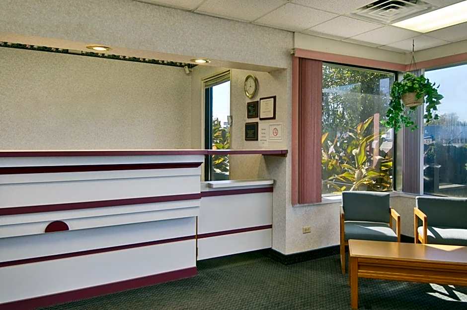 Travelodge by Wyndham Ridgeway Martinsville Area