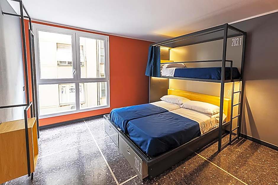 Marathon Hostel