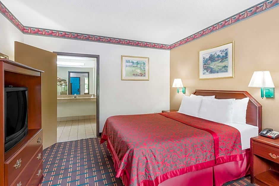 Days Inn by Wyndham North Columbia Ft. Jackson