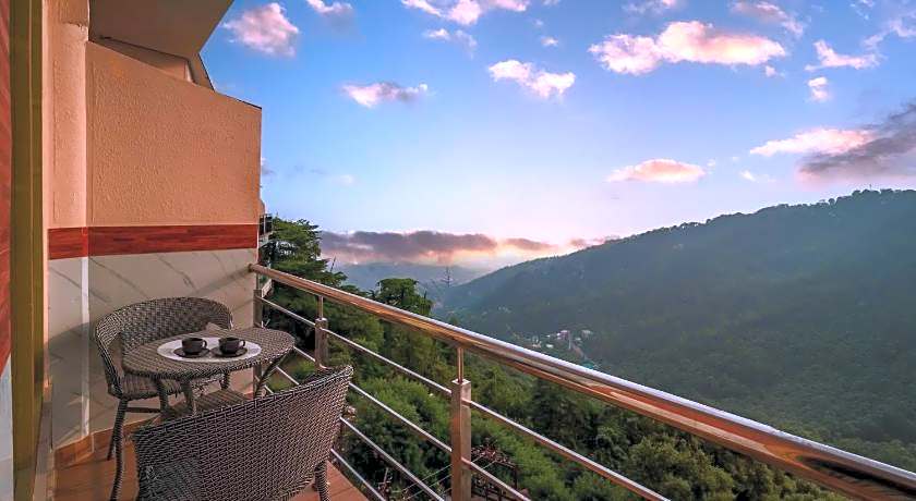 Tripli Hotels M & Resort