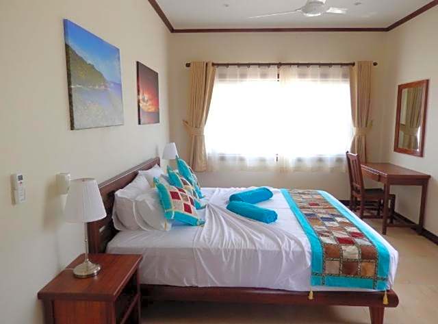 Cote d'Or Footprints