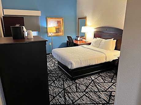 Queen Room with Bath Tub - Disability Access/Non-Smoking