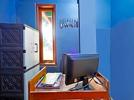 Spot On 91557 Biring Residence 