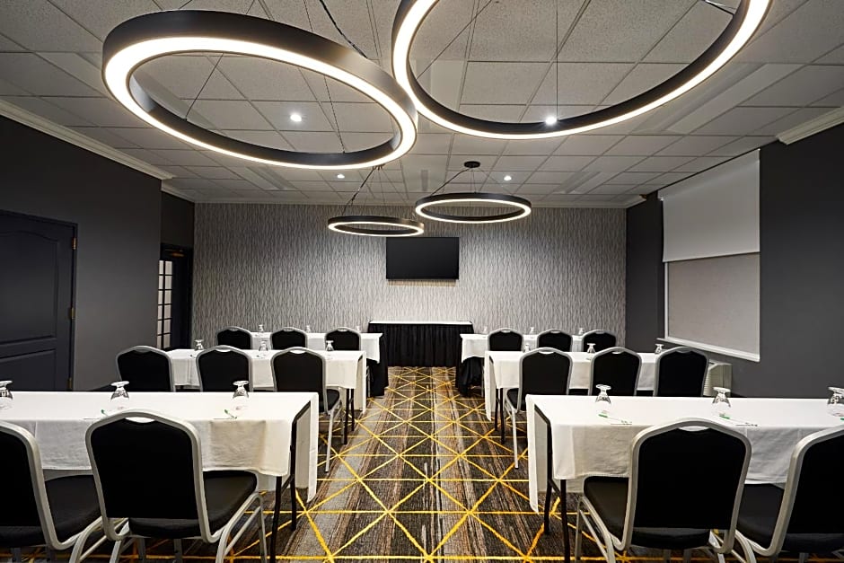 Holiday Inn Hotel & Suites Madison West - Middleton By IHG