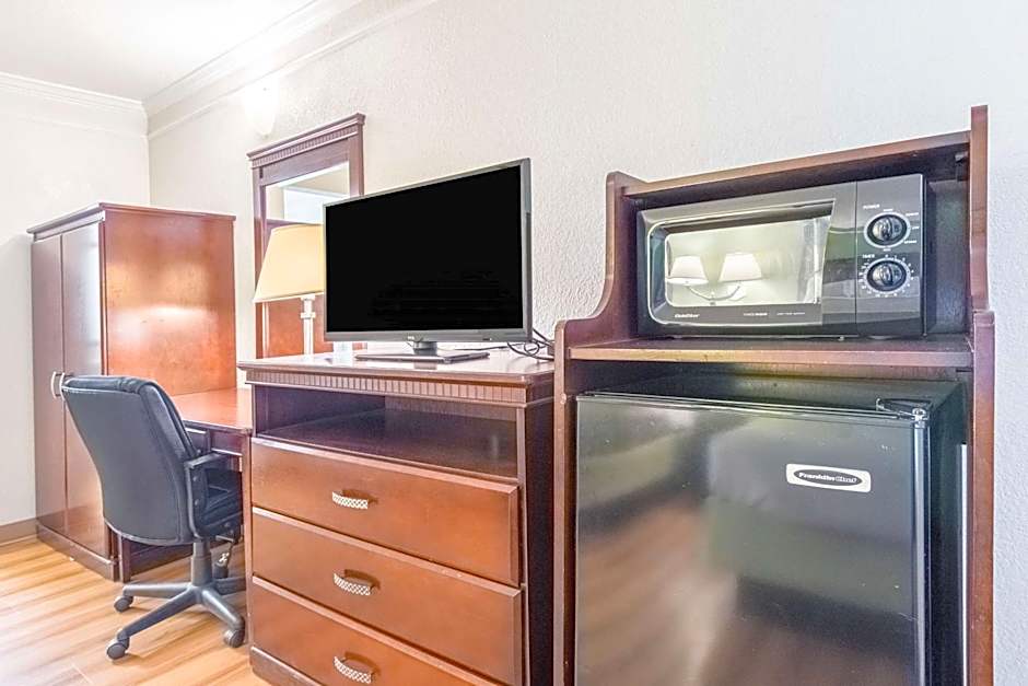 Motel 6 Kingsburg