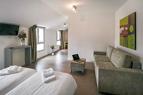 Twin Studio Superior (4 Adults)