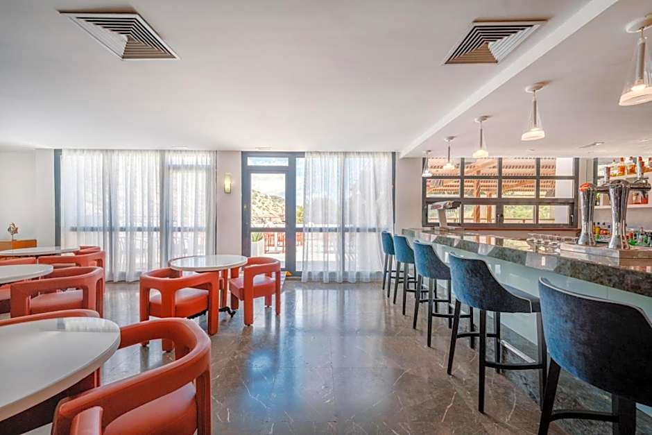 Palladium Hotel Cala Llonga - Adults Only