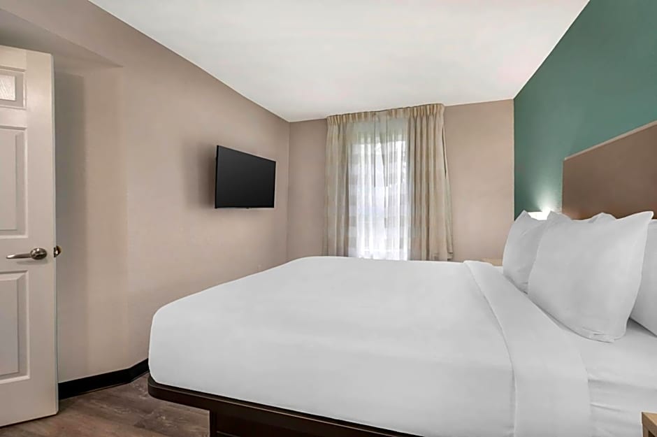 MainStay Suites Sterling near Dulles Town Center