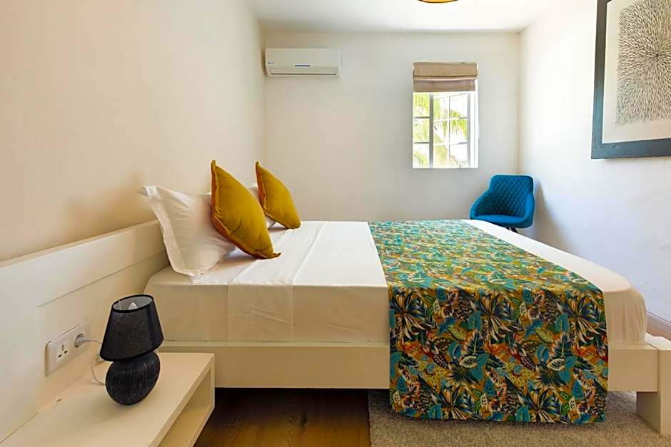 Cozy townhome near beach in heart of Grand Baie