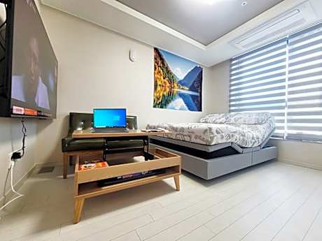 HOYA House 1/Moving Bed/Business Trip/Board Game/Dongseongno 5 Minutes