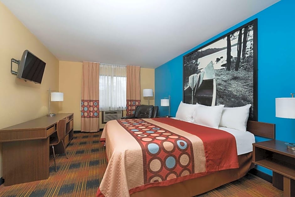 Super 8 by Wyndham Rochester Mayo Clinic Area