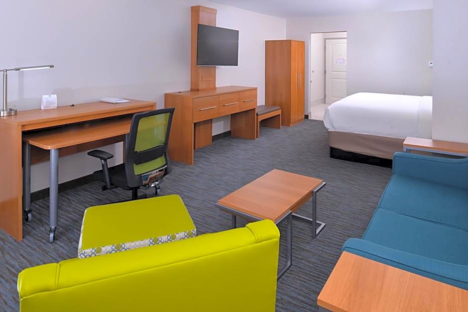 Holiday Inn Express & Suites Lexington Midtown By IHG