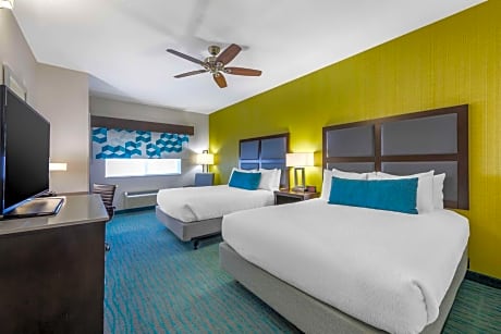 Queen Room with Roll-In Shower - Disability Access/Non-Smoking