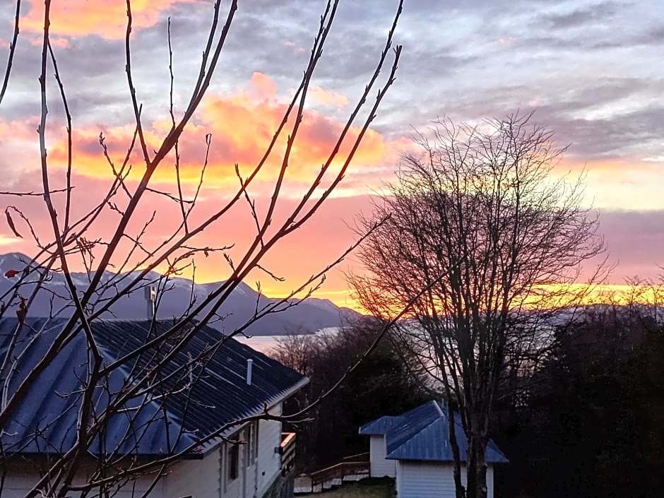 CabaÃ±as Del Martial