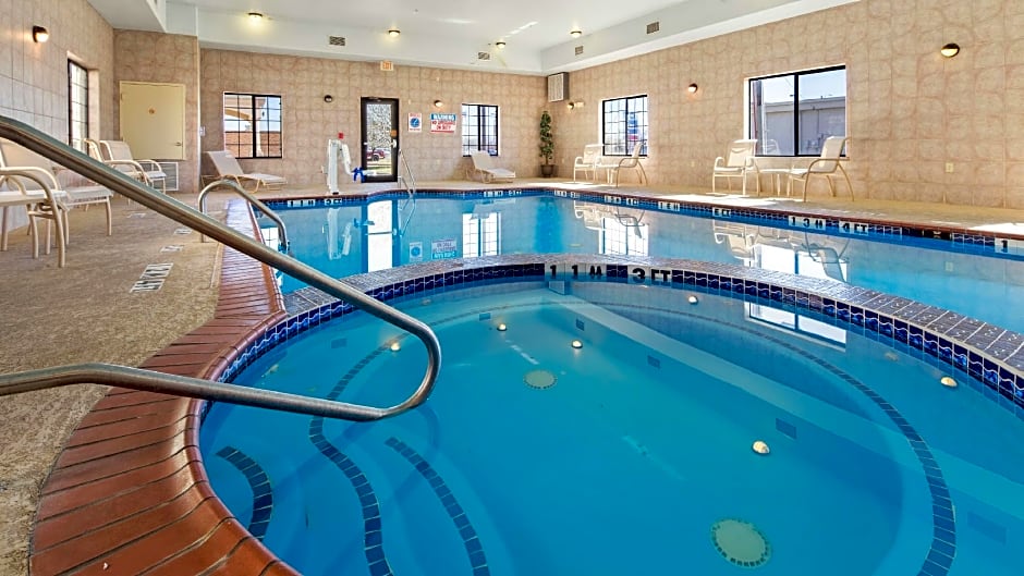 SureStay Plus Hotel by Best Western Quanah