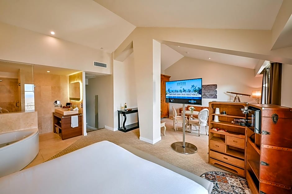 Grand Hotel Des Sablettes Plage, Curio Collection By Hilton