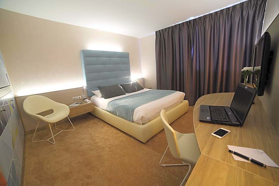 Hotel Plaza - Site Du Futuroscope